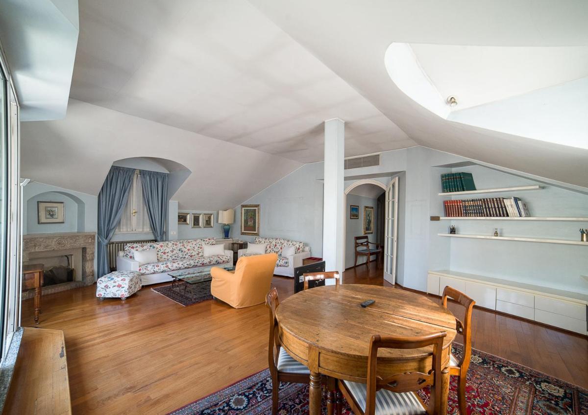 Apartment Duomo 7 *